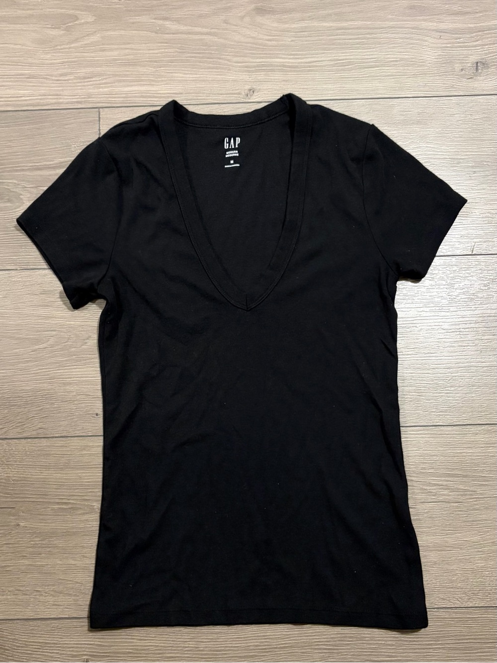 GAP Black Short Sleeve V-Neck Tee